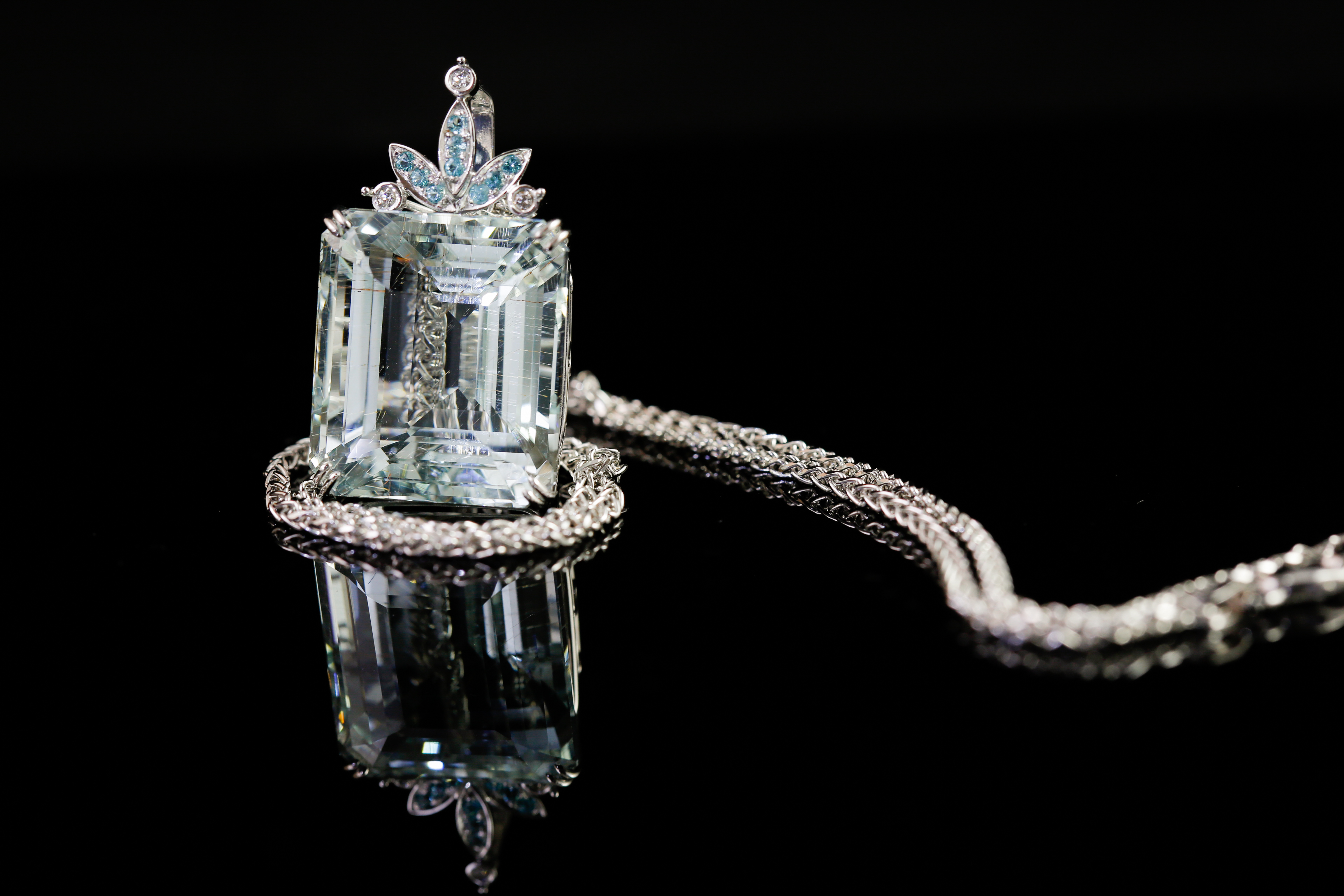 20 carat size aquamarine set as a pendant